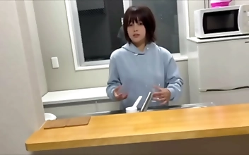 Every man's dream: Screwing a luscious babe in an apron after selling crepes!