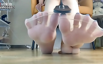 Japanese Babe Gets Foot Worship from Her Doggy: A stimulating and luscious foot job journey