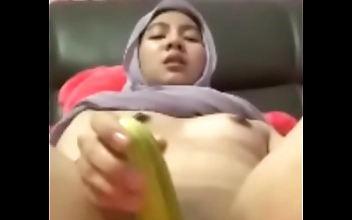 Unleash Your Desires with These Luscious Hijab Wearers - Colmeks Hottest Videos