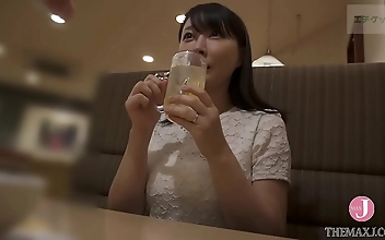 Japanese Izakaya Threesome: Checking Her Smooth Pussy at the Spreading Legs