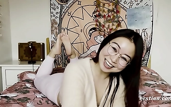 Going Viral: Cute Chinese Girl's JAV Masturbation Video Featuring her Happy Smile